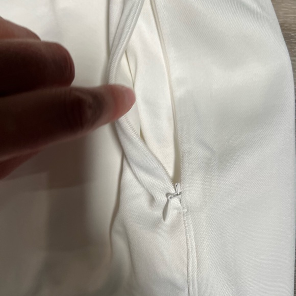 Tory Sport White Skort with Zipper Pockets- M - Picture 3 of 12